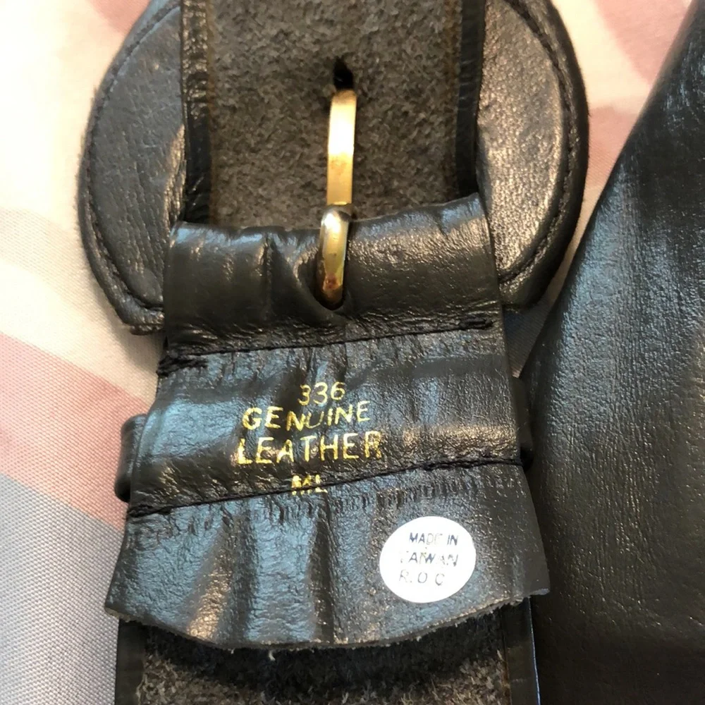 Women’s Vintage Gray Leather Belt M/L (29-33”) Length 36.25” Width 1.75”